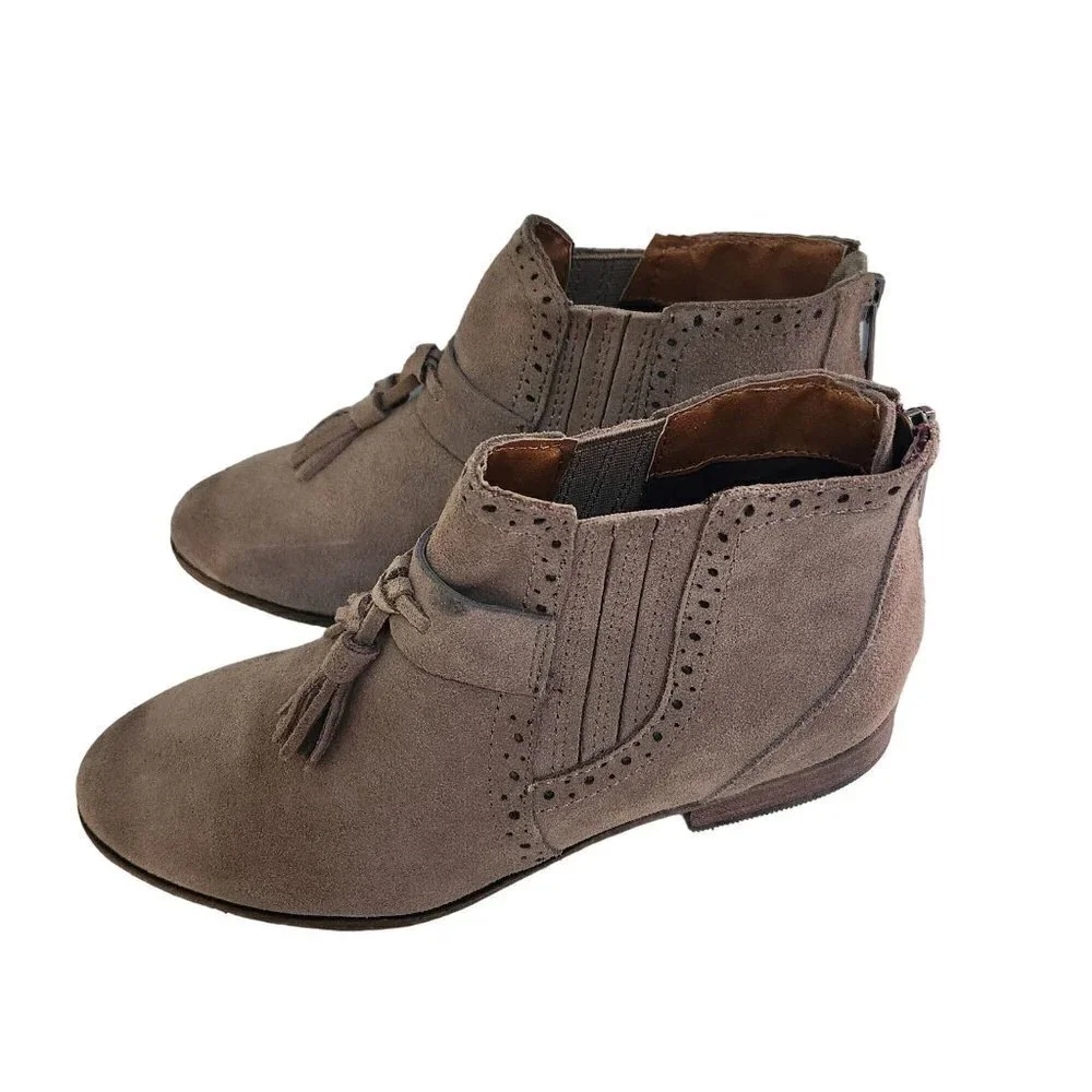 DV By Dolce Vita Camira Chelsea Bootie NWOT Size 7.5